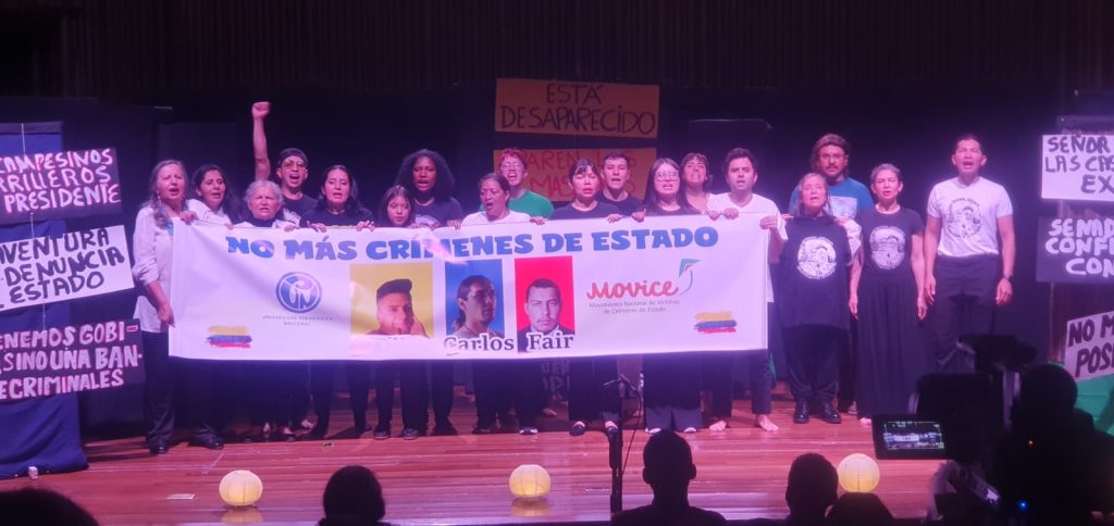 foto obra de teatro «Dilan, Carlos y Fair, silencios que no callan»